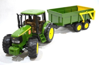 BRUDER traktor John Deere 02058 z przyczepą- zestaw