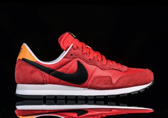 NIKE AIR PEGASUS 83 CHILLING RED