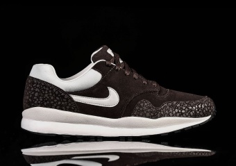 NIKE AIR SAFARI LTR MONOTONE