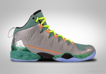 NIKE AIR JORDAN MELO M10 CHRISTMAS EDITION