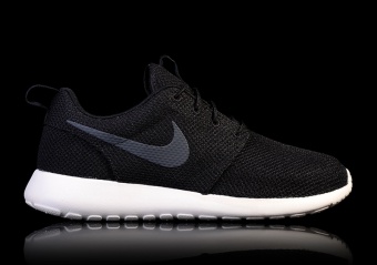 NIKE ROSHE ONE BLACKOUT