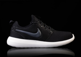 NIKE ROSHE TWO BLACKOUT