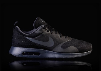 NIKE AIR MAX TAVAS BLACKOUT