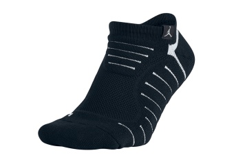 NIKE AIR JORDAN ULTIMATE FLIGHT ANKLE SOCK BLACK/WHITE