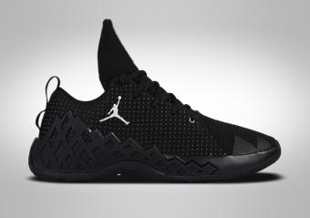 NIKE AIR JORDAN JUMPMAN DIAMOND LOW BLACKOUT