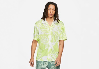 NIKE AIR JORDAN FLIGHT PRINTED SHORT SLEEVE BUTTON DOWN LIMELIGHT