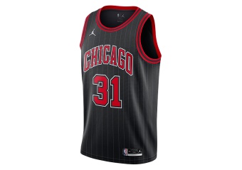 NIKE NBA CHICAGO BULLS TOMÁŠ SATORANSKÝ STATEMENT EDITION SWINGMAN JERSEY BLACK