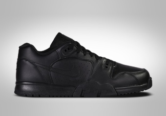 NIKE CROSS TRAINER LOW TRIPLE BLACK