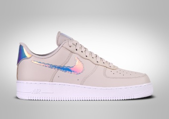 NIKE AIR FORCE 1 LOW DESERT SAND IRIDESCENT PIXEL