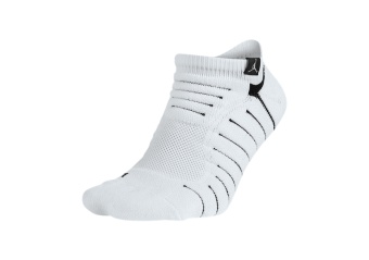 NIKE AIR JORDAN ULTIMATE FLIGHT ANCKLE SOCKS WHITE BLACK