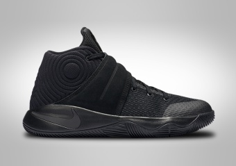 NIKE KYRIE 2 BLACKOUT GS (SMALLER SIZE)