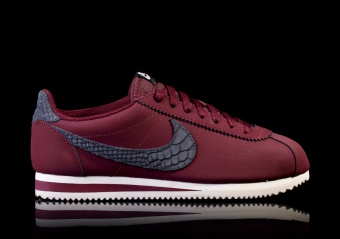 NIKE CLASSIC CORTEZ LEATHER SE NIGHT MAROON/SAIL